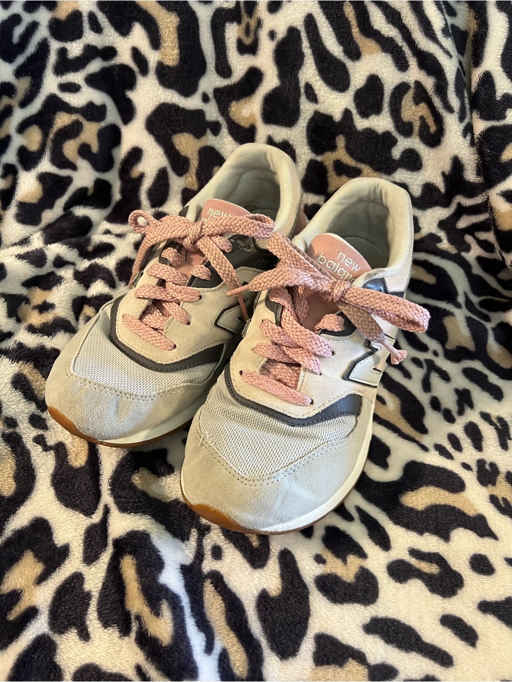 New Balance 997H Sneakers-Pink/Gray